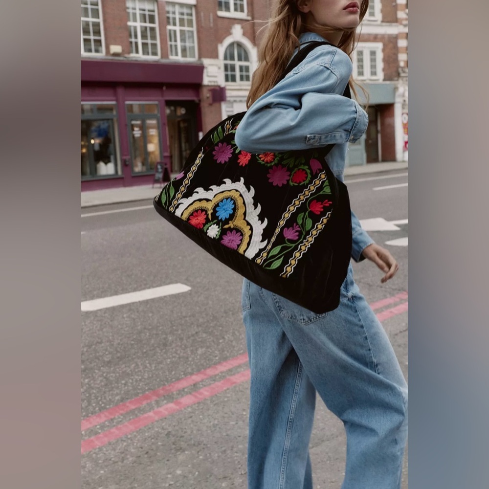 EMBROIDERED VELVET TRAVEL BAG